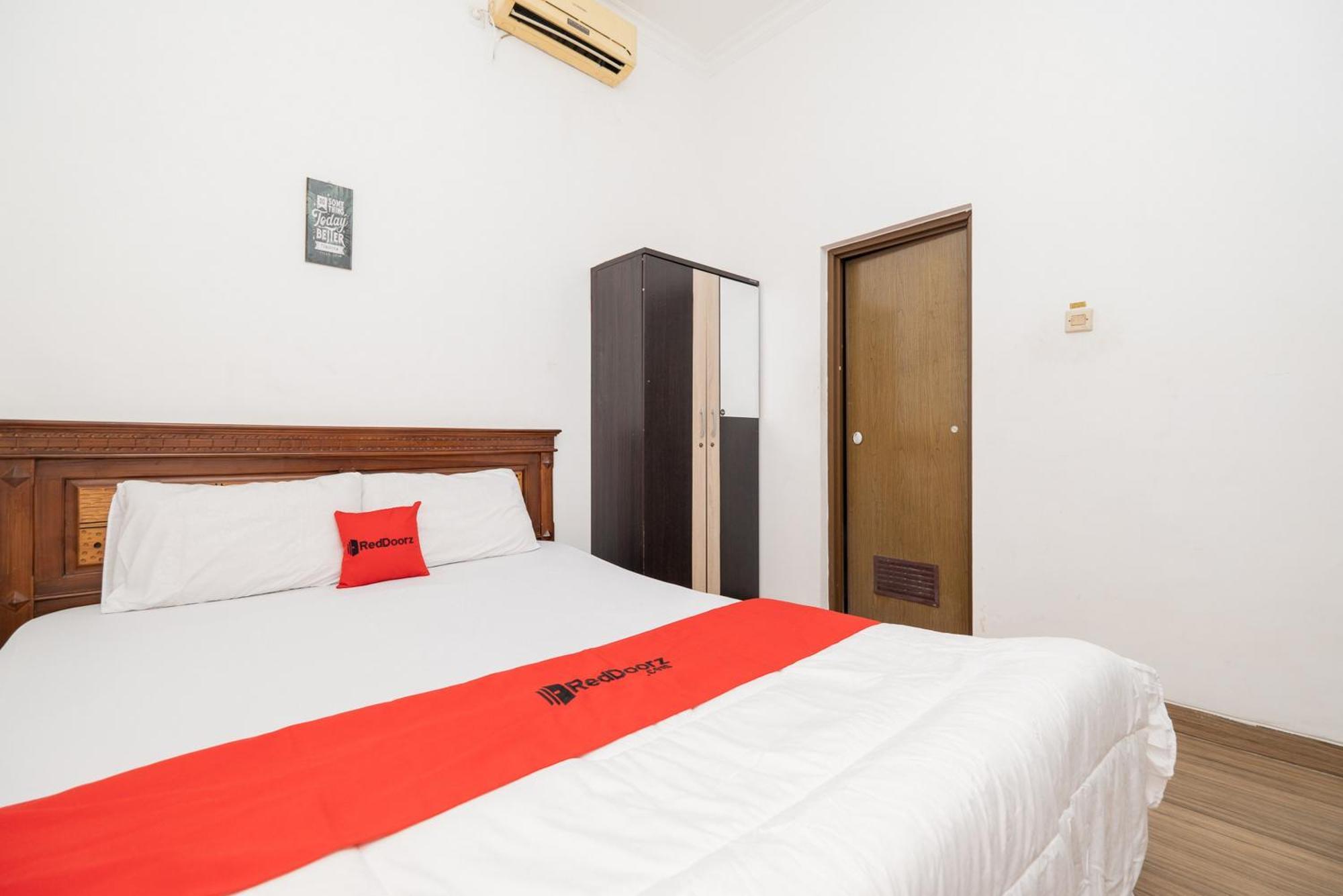 Reddoorz At Nginden Hotel